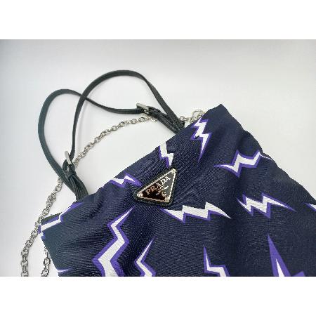 �ֽ���)Prada(�����) �ֽ��� 1BA252 �ﰢ�ΰ� �� ž�ڵ� ���Ϸ� ü�� ��Ʈ�� [û�ֱ�õ������] �̹���4 - ���̺��� �߰���ǰ